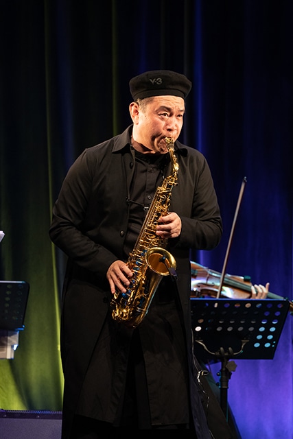 横山智佐さん主催の『サクラ大戦』アコースティック音楽会 春うらら 開催！　日替わりゲスト&セットリストで名曲たちを歌う！　伊倉一恵さんと折笠 愛さんが出演した3月30日と伊倉さんと渕崎ゆり子さんが出演した31日の両公演の夜の部をレポート！-12